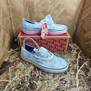 Brand New Vans women's Off The Wall skateboard blue palace shoes size 6.5.    03